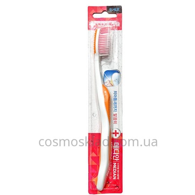 Купить Мягкая зубная щетка Amore Pacific MEDIAN COOL TOOTHBRUSH - 1 шт.
